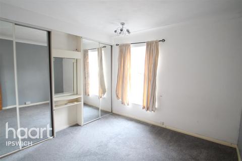 2 bedroom terraced house to rent, St Helens Street, Ipswich