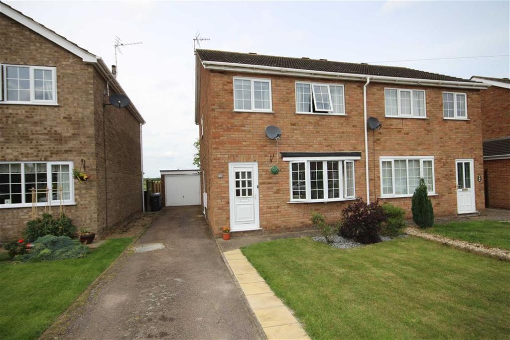 Eagle Drive, Welton, Lincoln, Lincolnshire 3 bed semidetached house