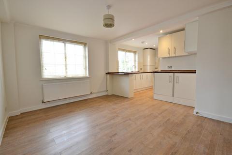 2 bedroom ground floor maisonette to rent, East Street, Saffron Walden