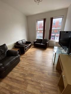 2 bedroom flat to rent, *AVAILABLE JULY 2025* 2 bed student flat, Smithdown Road, L15