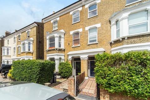 2 bedroom flat to rent, Arlington Gardens, Chiswick, W4