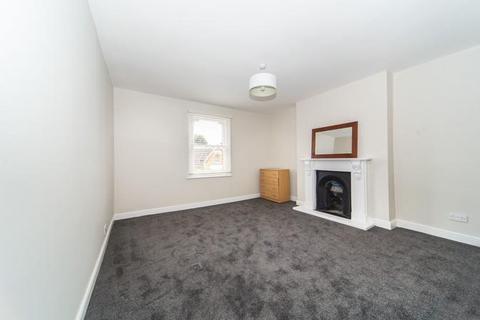 2 bedroom flat to rent, Arlington Gardens, Chiswick, W4