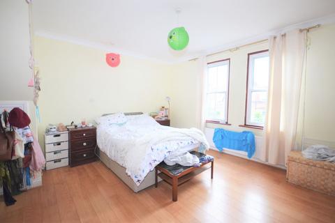 3 bedroom flat to rent, East Acton Lane, Acton W3 7EW