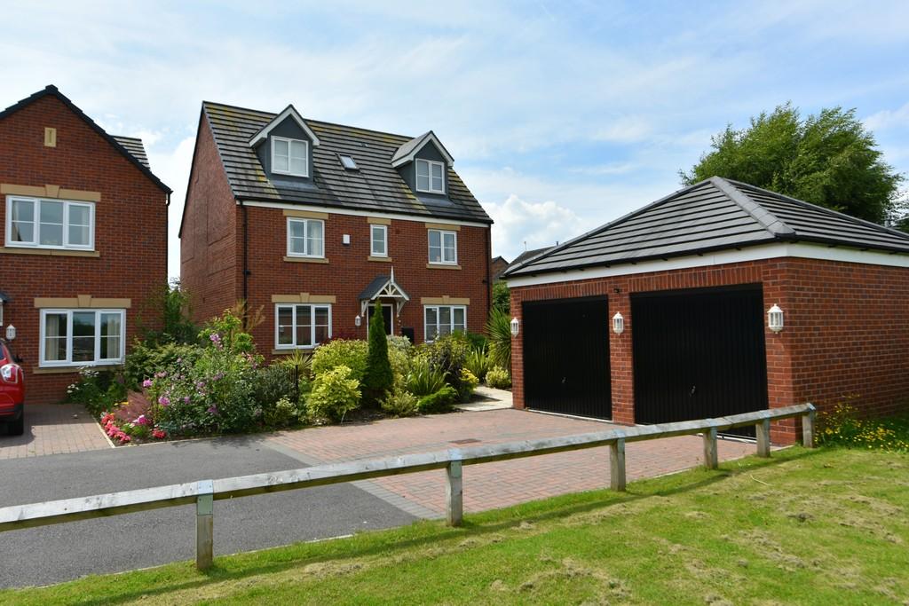 Mill Lane, Burscough 6 bed detached house £375,000