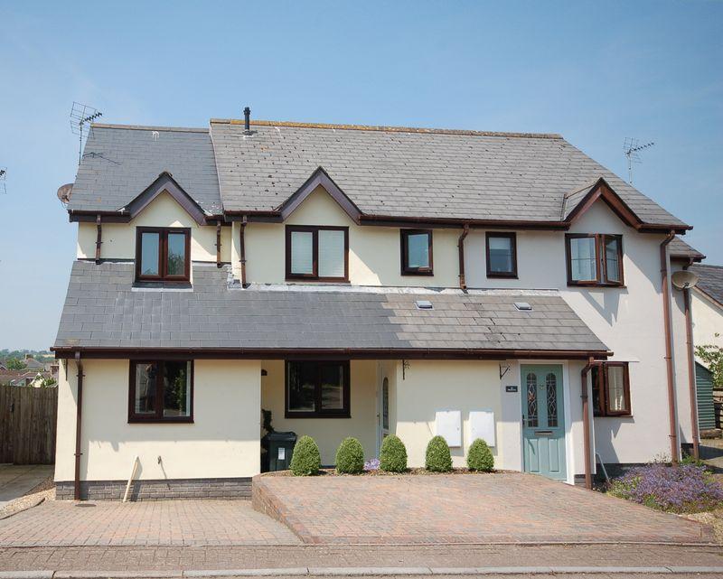 11 Primrose Close, Cowbridge, The Vale of CF71 7DZ 3 bed