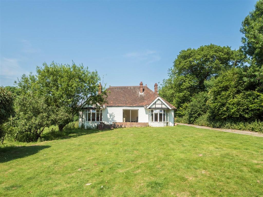 Ashford Road, Harrietsham, Maidstone 5 bed bungalow £725,000