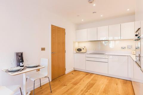 1 bedroom apartment to rent - Waterford Court, 7 Turnberry Quay, E14