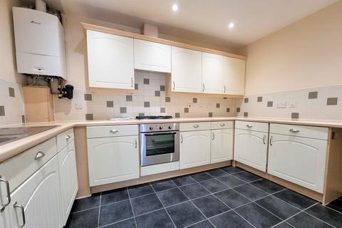 3 bedroom flat to rent, Hiltingbury