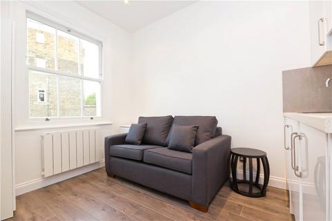 Studio to rent, Earls Court Road, Kensington, London, W8