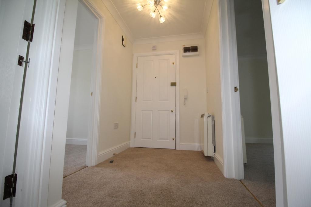Addison Court, Epping, CM16 2 bed flat £1,450 pcm (£335 pw)