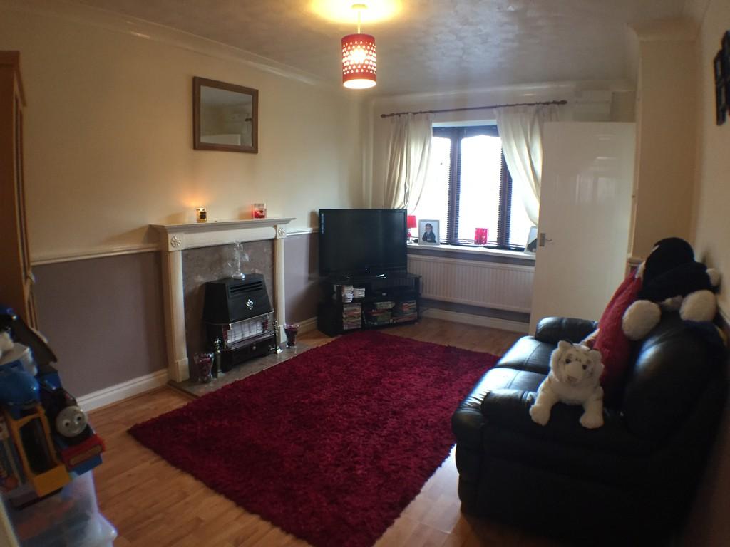 Whinchat Grove, Kidderminster 2 bed terraced house £136,000