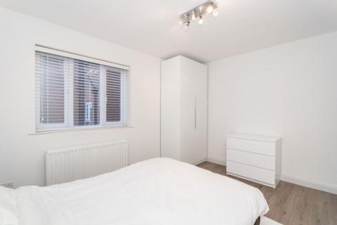 1 bedroom flat to rent, Alyn Court, Crescent Road, Crouch End, N8