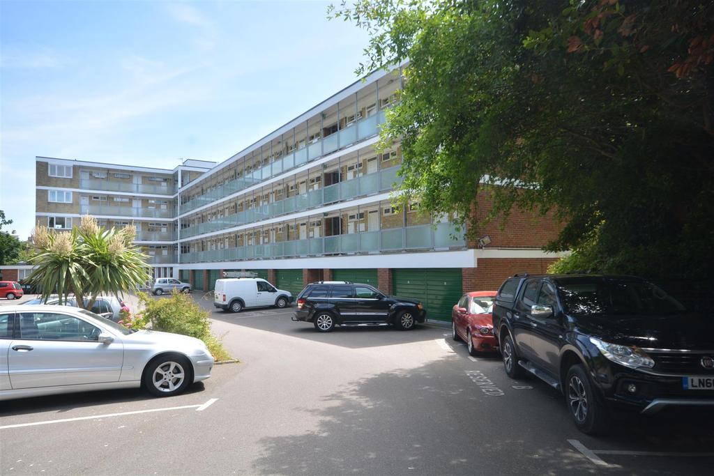 Quarry Hill, St. LeonardsOnSea 1 bed flat £109,995