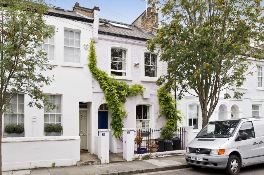 Faroe Road, Brook Green W14 3 bed house £4,312 pcm (£995 pw)