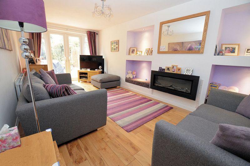 Stuart Road, Halesowen 3 bed semidetached house £269,950