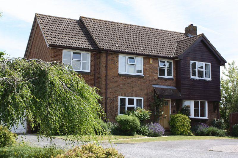 Glenham Road, Thame 5 bed detached house £1,975 pcm (£456 pw)