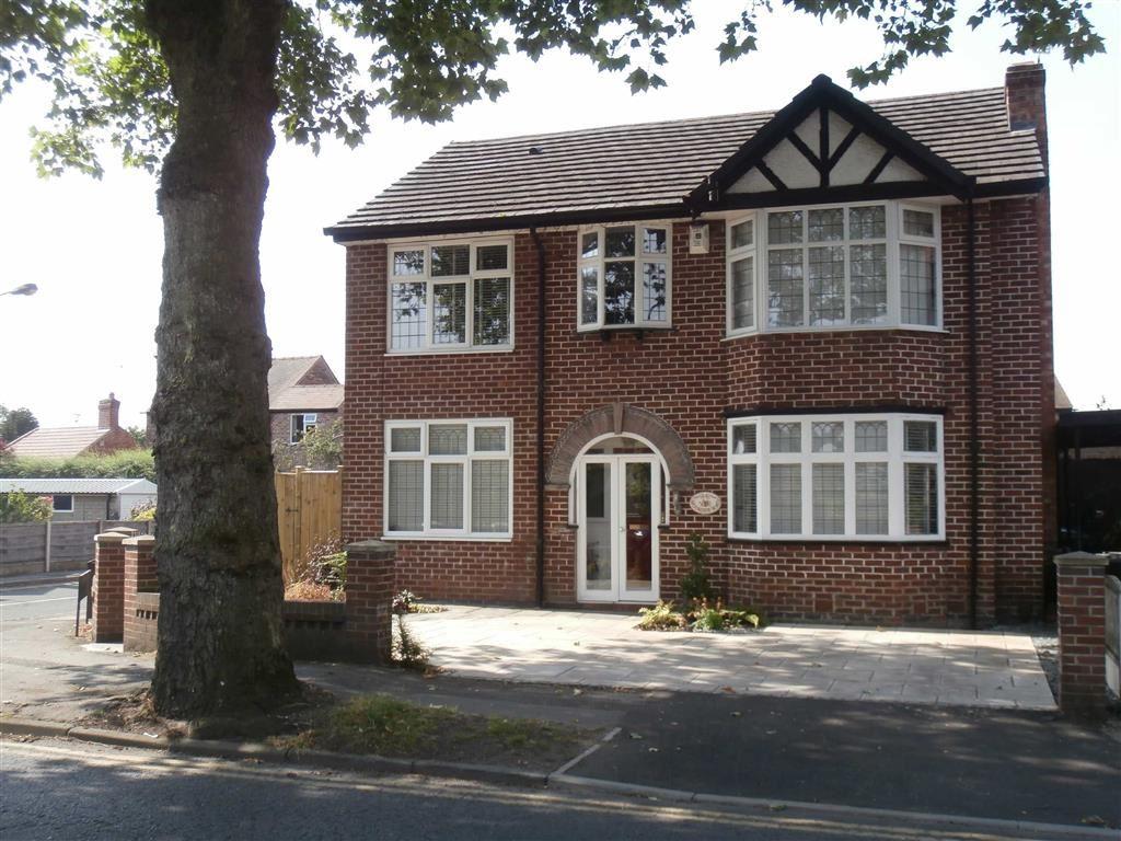 Moorside Road, Urmston 4 bed detached house £1,350 pcm (£312 pw)