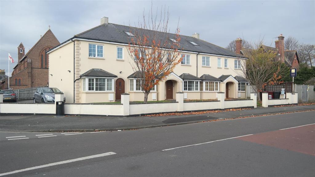 Cleveland Road, Chichester 2 bed apartment £209,950