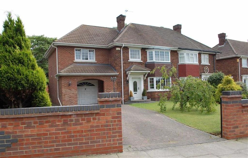 Davenport Drive, Cleethorpes, North East Lincolnshire 4 bed semi
