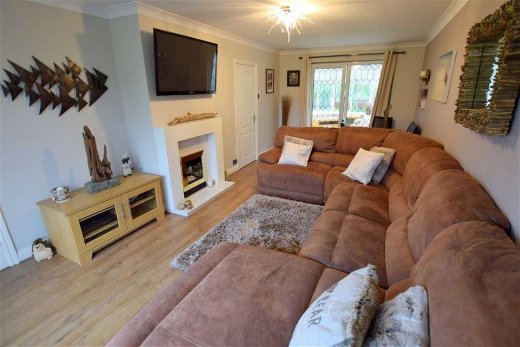 Davenport Drive, Cleethorpes, North East Lincolnshire 4 bed semi