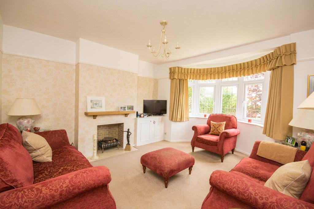 Friars Avenue, Shenfield, Brentwood, Essex, CM15 4 bed semidetached house £760,000