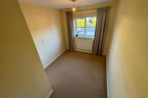 2 bedroom apartment to rent, Chapel Croft, Hemingfield