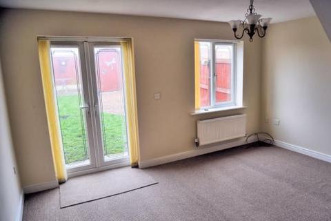 2 bedroom townhouse to rent, Thornwood Close, Thurnscoe