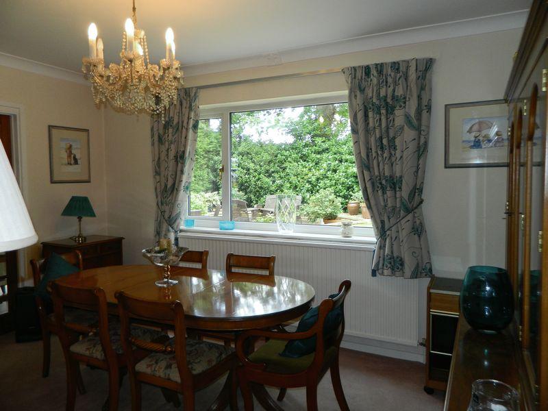 Fields Drive, Sandbach 4 bed detached house £345,000