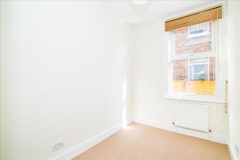 2 bedroom flat to rent, Darwin Road, South Ealing, London, W5