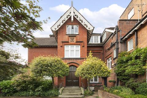 2 bedroom flat to rent, Netherhall Gardens, Hampstead, London
