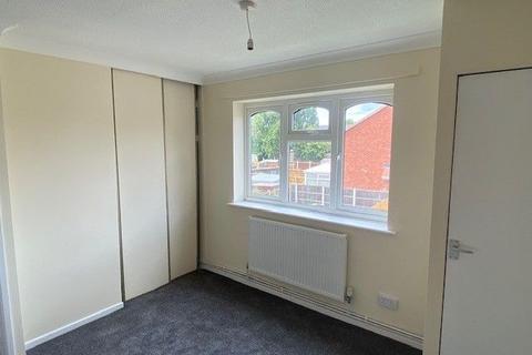 2 bedroom flat to rent, Circuit Close, Willenhall WV13