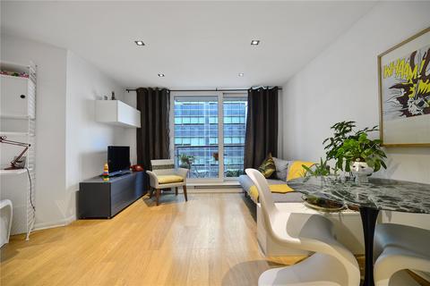 2 bedroom flat to rent, Hanover House, St Georges Wharf, London