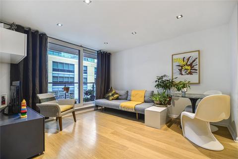 2 bedroom flat to rent, Hanover House, St Georges Wharf, London