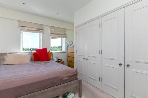 2 bedroom flat to rent, Vineyard Heights, Mortlake, London