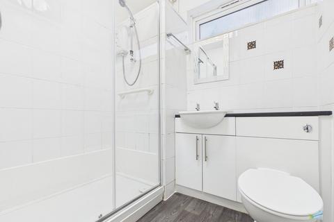 2 bedroom apartment to rent, Mount Avenue, Wirral CH63