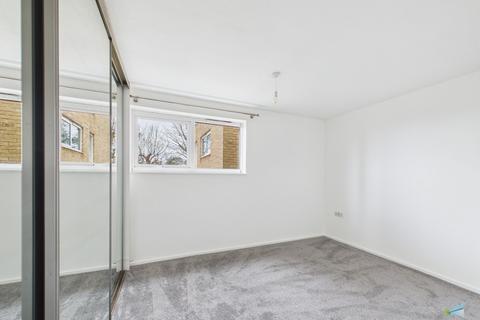 2 bedroom apartment to rent, Mount Avenue, Wirral CH63