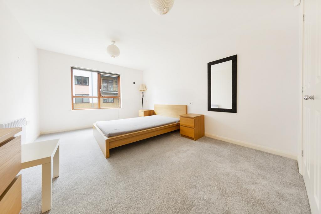 Bedroom ()