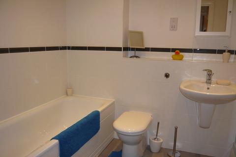 2 bedroom apartment to rent, Newtown Road, Newbury, Berkshire, RG14