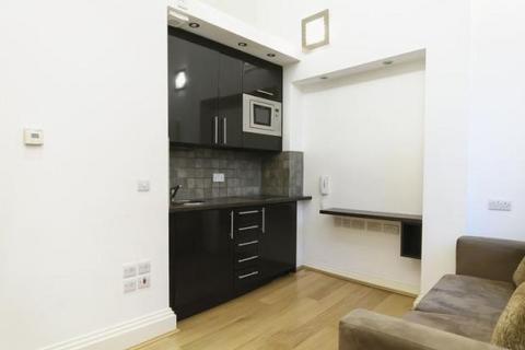 Studio to rent, Inglewood Mansions, West End Lane, London, NW6