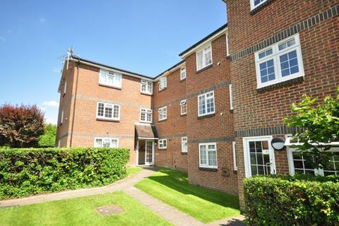 1 bedroom flat to rent, Abbotsbury Court, Horsham, RH13