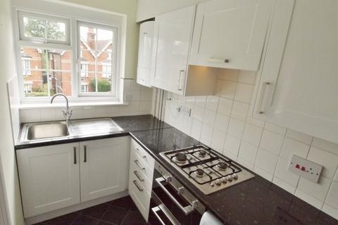 1 bedroom flat to rent, Abbotsbury Court, Horsham, RH13