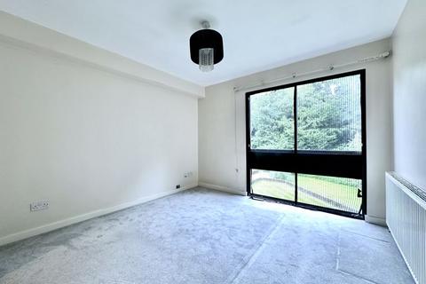 42 Pitt Place, Epsom, KT17 4PY