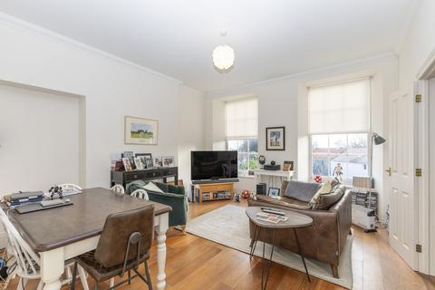 2 bedroom apartment to rent, Queen's Road, St. Peter Port