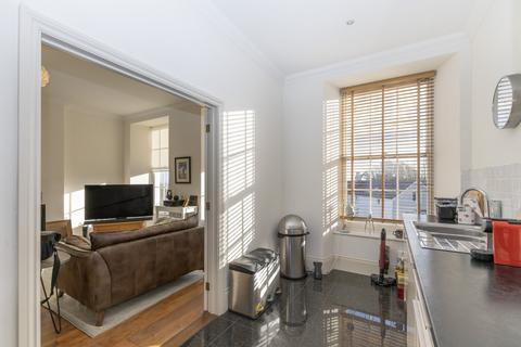 2 bedroom apartment to rent, Queen's Road, St. Peter Port