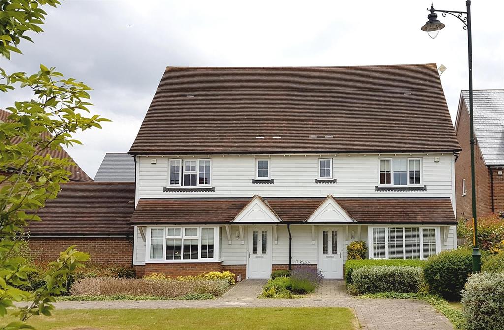 Windsor Road, Kings Hill, ME19 4NX 3 bed semidetached house £385,000