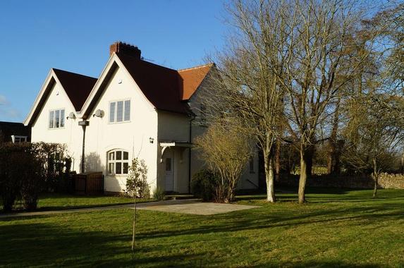 Moreton In Marsh Gloucestershire 3 Bed Cottage 1 300 Pcm