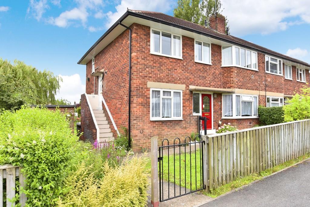 Eleanor Drive, Harrogate 2 bed apartment £145,000