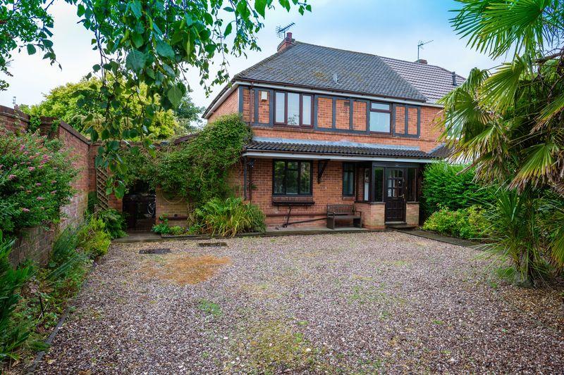 Woodhouse Road, Tettenhall Wood, Wolverhampton 3 bed semidetached