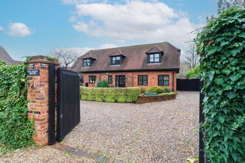 4 bedroom barn conversion to rent - Park Lane, Beaconsfield Old Town £3495pcm Available 1st December