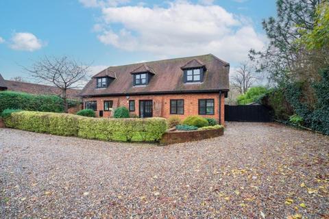 4 bedroom barn conversion to rent - Park Lane, Beaconsfield Old Town £3495pcm Available 1st December